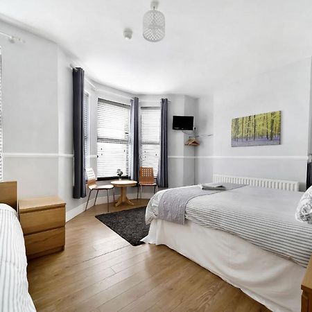 Cathedral View B&B Derry Bagian luar foto
