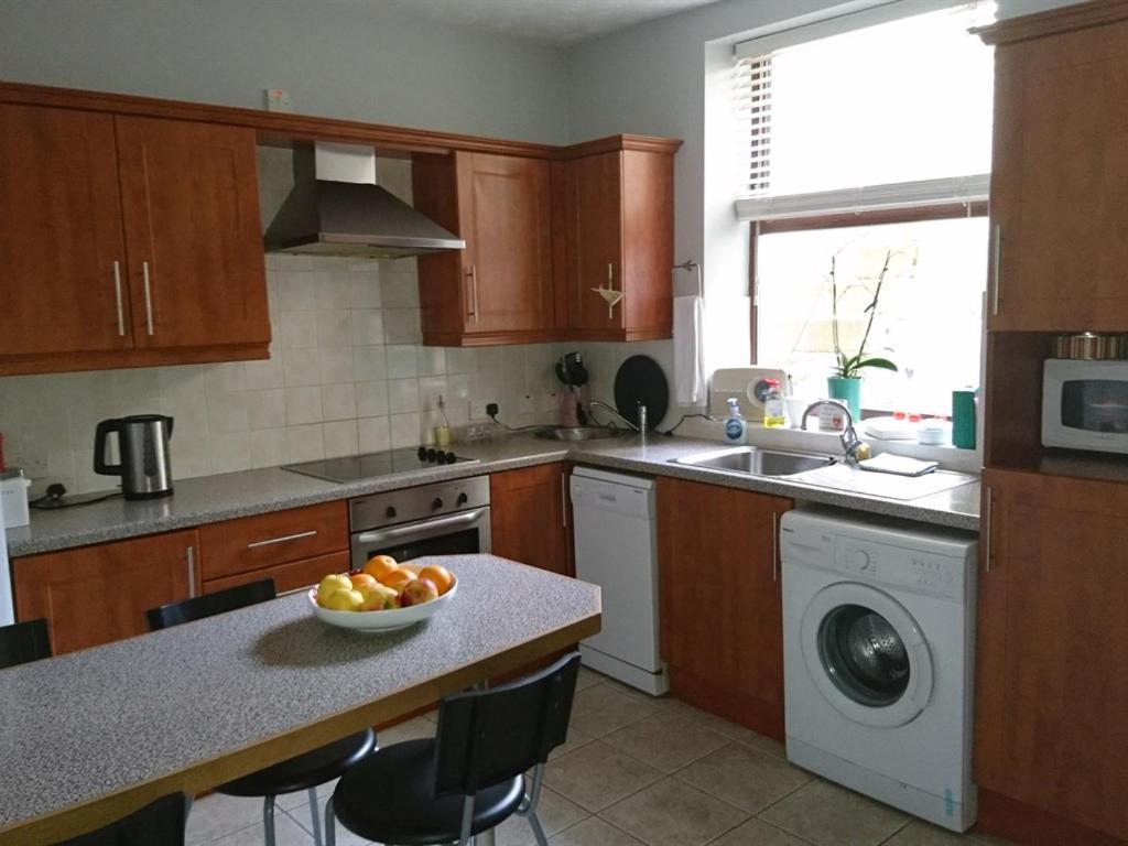 Cathedral View B&B Derry Bagian luar foto