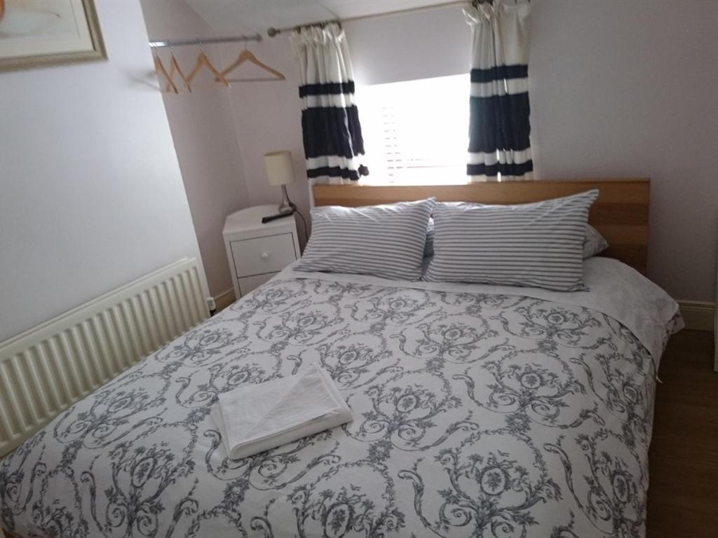 Cathedral View B&B Derry Bagian luar foto