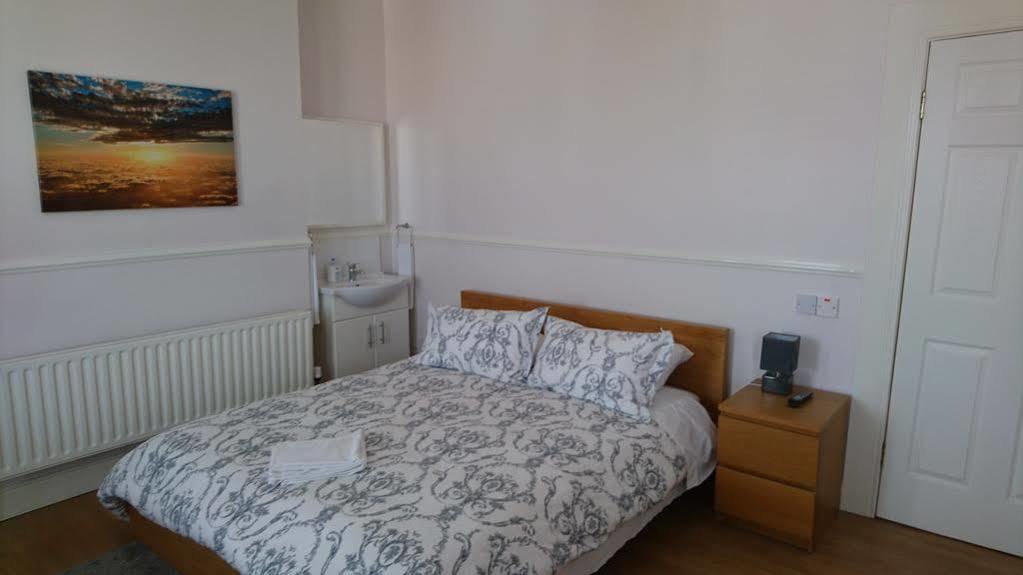 Cathedral View B&B Derry Bagian luar foto