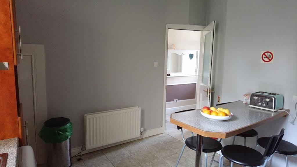 Cathedral View B&B Derry Bagian luar foto